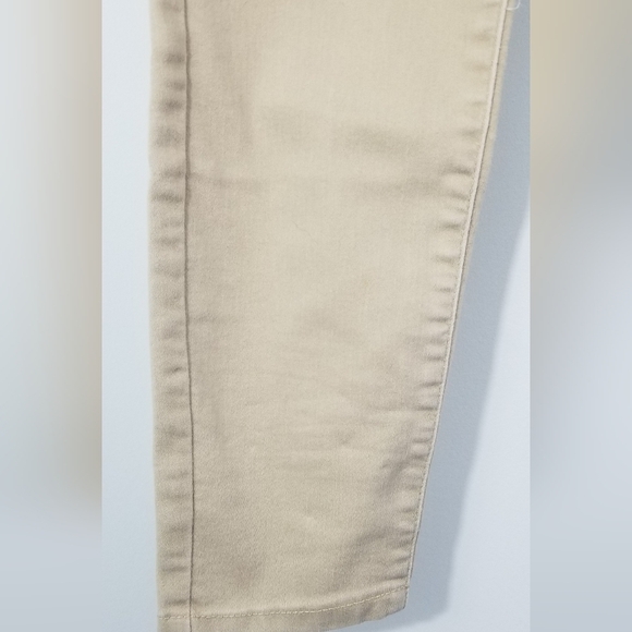 Aeropostale High Waisted Khaki Jeggings. Size 6 Regular. - Picture 2 of 6